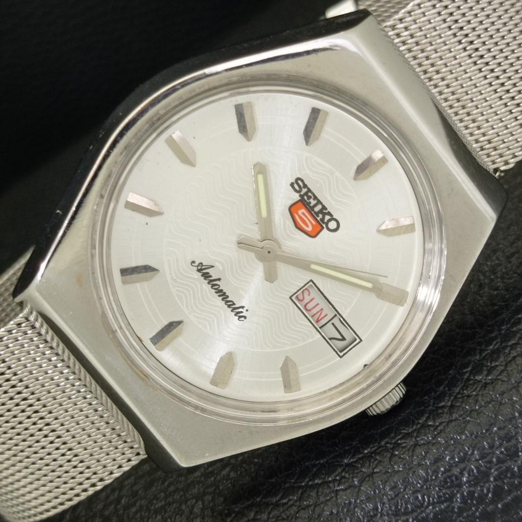 

ВИНТАЖНЫЕ МУЖСКИЕ ЧАСЫ SEIKO 5 AUTOMATIC ЯПОНИЯ 6309A С СЕРЕБРИСТЫМ ЦИФЕРБЛАТОМ a701247-5 R206a-a701247