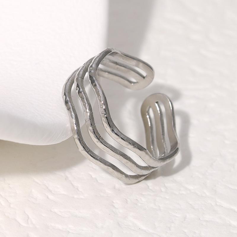 Trendy 18k Gold Titanium Steel Open Ring for Women, Fashionable and Non-Fading Jewelry