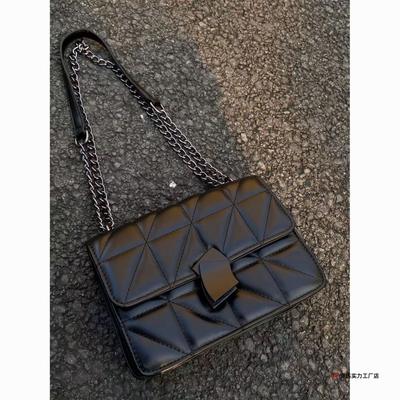 Premium Small Fragrant Wind Diamond Bag Geometric Lock Versatile Fashion Chain Shoulder Messenger Bag Large Compartment Small Square Bag