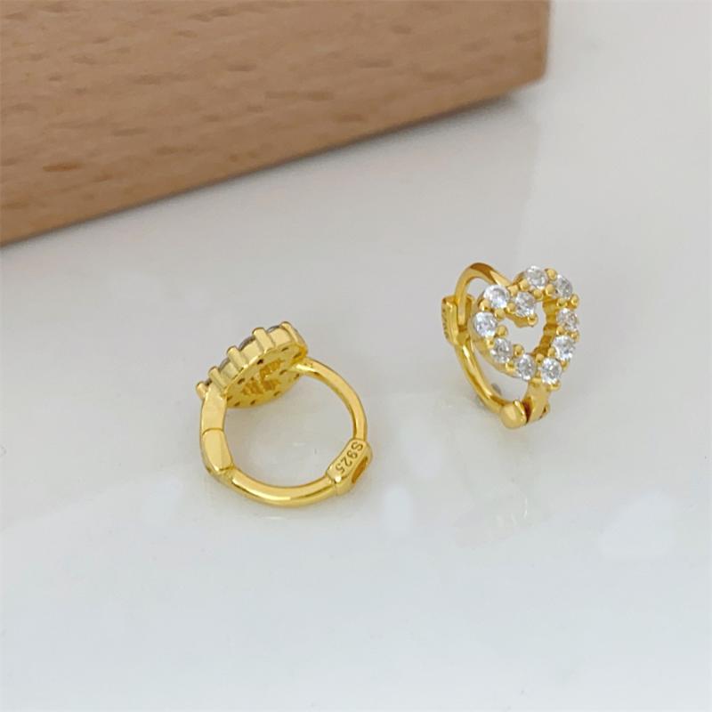 New Cute Sweet Hollow Heart Zircon Hoop Earring For Women Classic Shiny Stud Earrings Fashion Small Trendy Ear Buckle Jewelry
