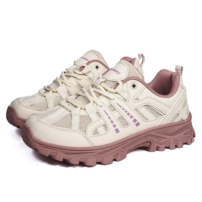 Spring And Autumn Couple Outdoor Mountaineering