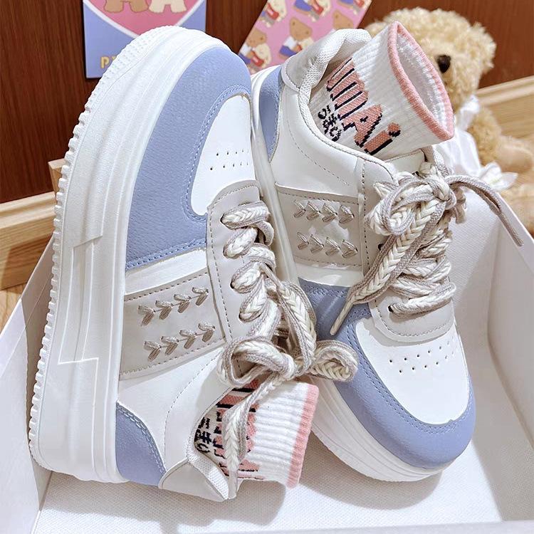 

Popular platform white shoes women s spring and summer versatile ins tide board shoes 2025 new niche height-increasing casual sports shoes 35 небесно-голубой