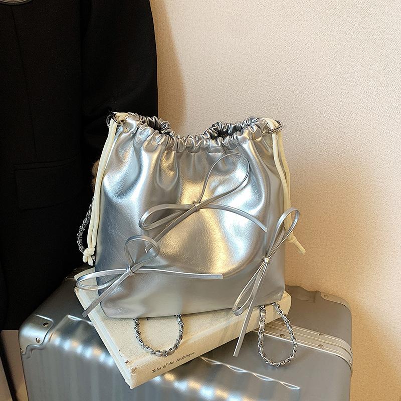 Rucksack mit Schleifenfalten Damen neue Mode Kettentasche Sommer vielseitiger Rucksack mit großem Fassungsvermögen