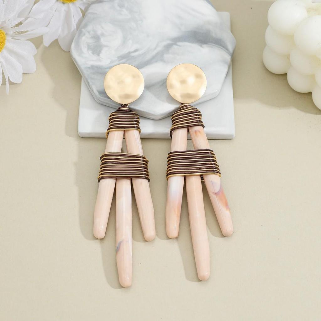 Handmade Chicken Claw Shape Geometric Earrings - Light Luxury Design