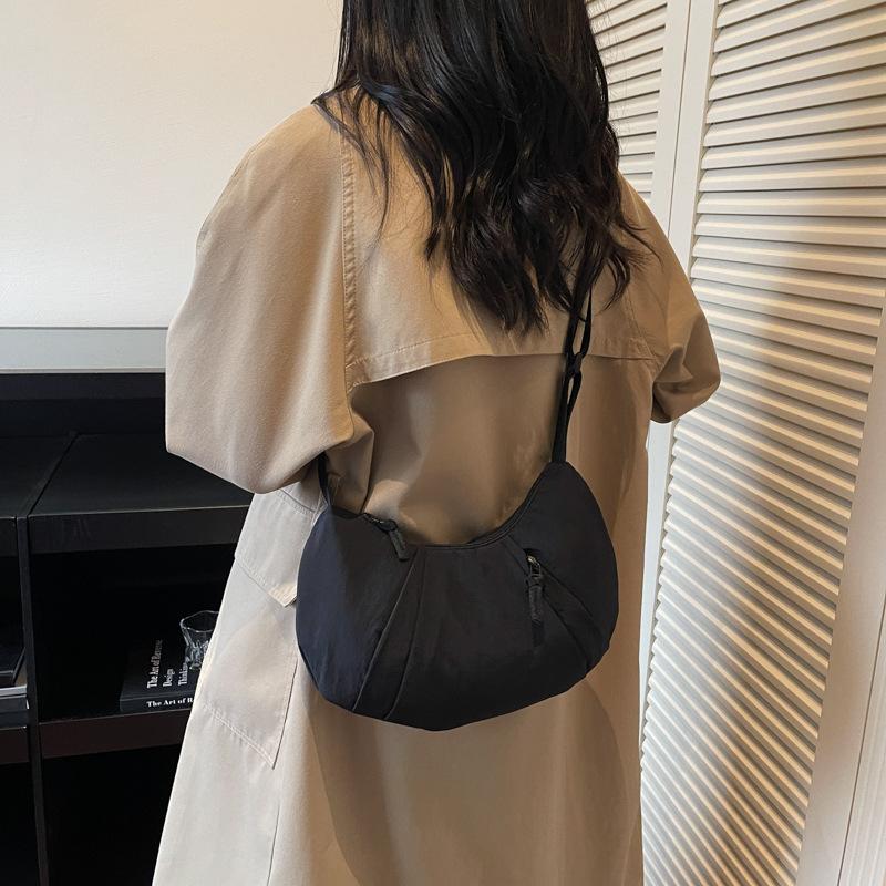 Niche Design Casual Texture Dumpling Bag Fashion Trend Large Capacity Shoulder Bag Women's 2025 Autumn and Winter Shoulder Bag