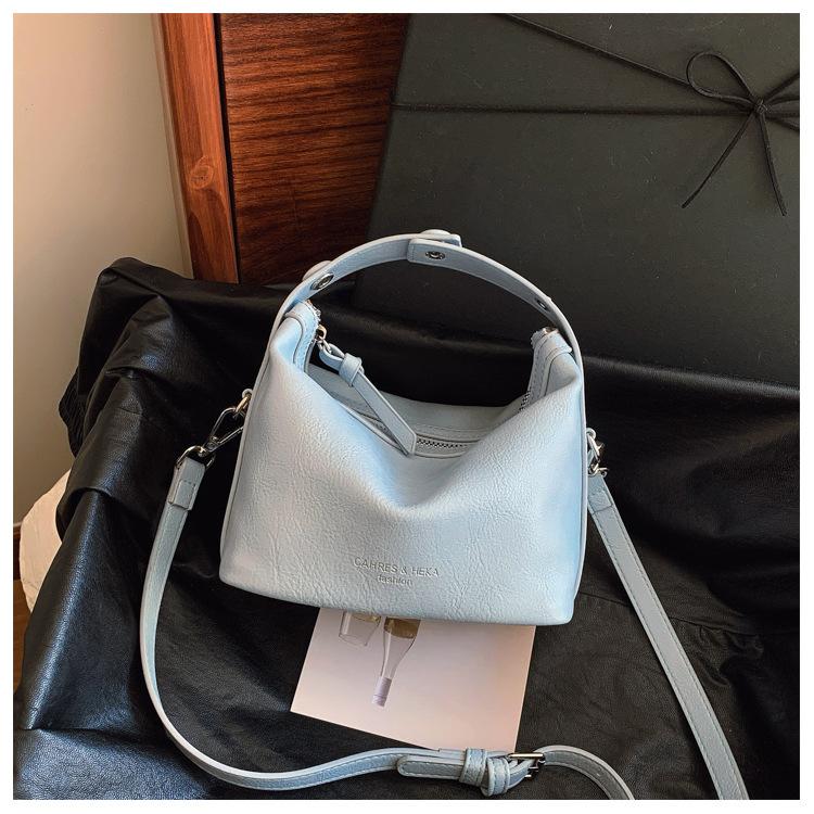 

2025 spring Korean style exquisite snap buckle portable tofu bag high-end texture simple versatile messenger small bag women синий