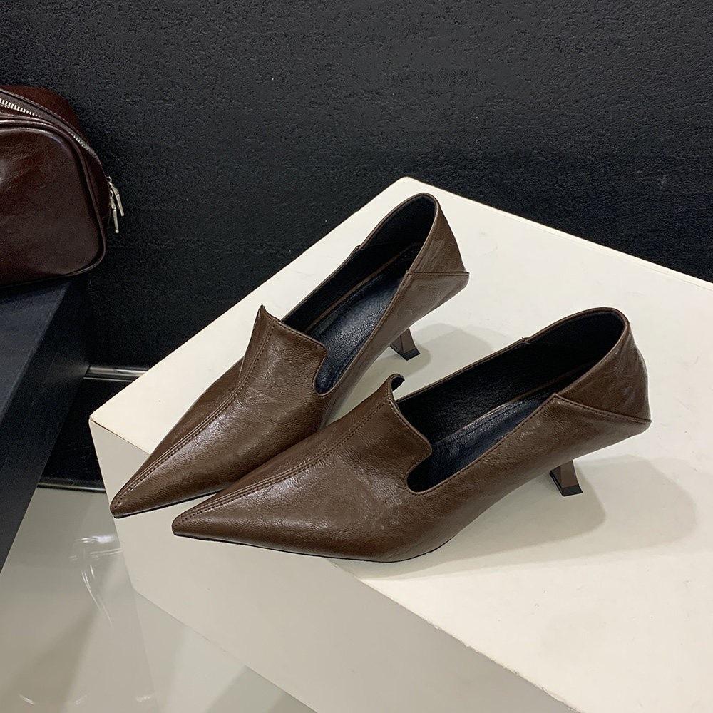 Einzelne Schuhe spitz hohe Absätze dünne Absätze kleine Lederschuhe Damen vielseitig tiefer Ausschnitt Arbeitsschuhe