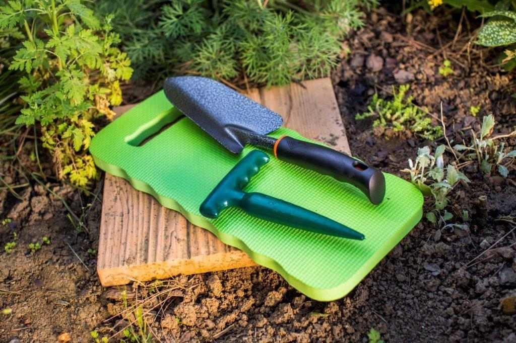 Metal garden shovel for transplanting 33 cm