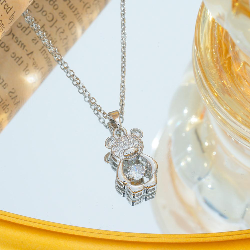 Versatile Cute Little Bear Agile Necklace for Women's Clavicle Chains Niche Luxury
