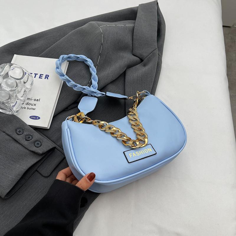 Chic Small Pu Leather Women's Chain Shoulder Bag With Zipper Closure For Everyday Style
