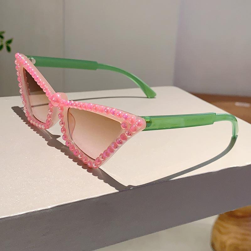 Brand Designer Luxury Pearl Cat Eye Sunglasses Women For Female Fashion Vintage Sun Glasses Punk Crystal Popular Pink Shades