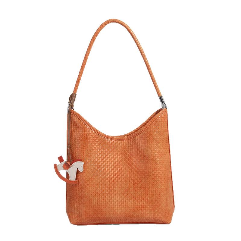 Cross-Border Retro Woven Bucket Bag for Women 2025 New Fashion Large Capacity Commuter Handbag Underarm Tote Bag