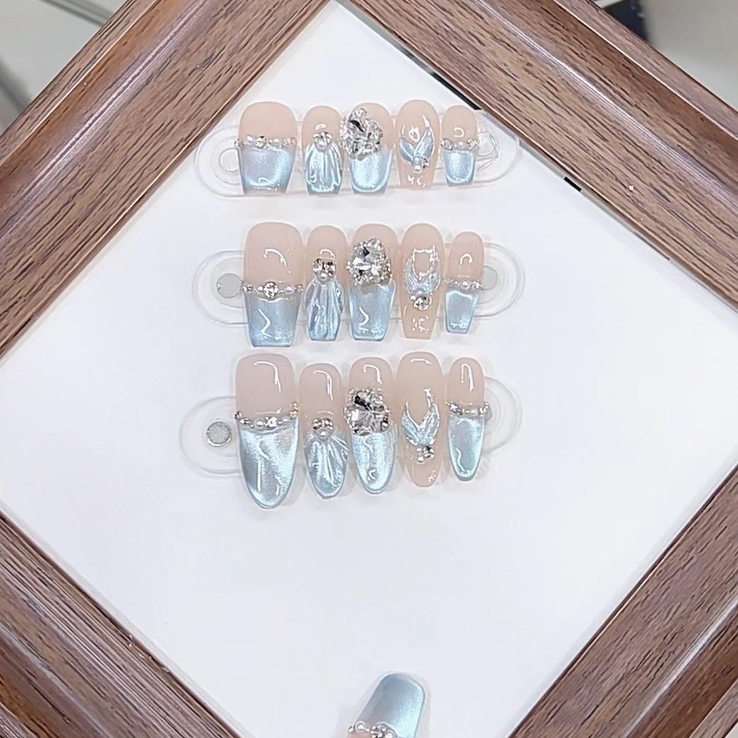 

Ручная работа Armor Glacier Fishtail Трехмерная ракушка Fishtail Стиль кошачий глаз Чистый темперамент Маникюрная палочка large L