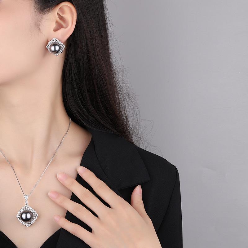 European and American retro inlaid Austrian fritillary pearl inlaid with gray pearl temperament women's suit 16mm14mm