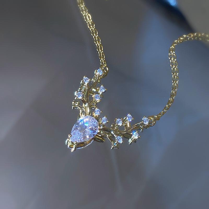 Luxury One Deer Has You Little Elk Necklace For Women High -End Temperament Fashion Wild Collarbone Chain Pendant Birthday Gift