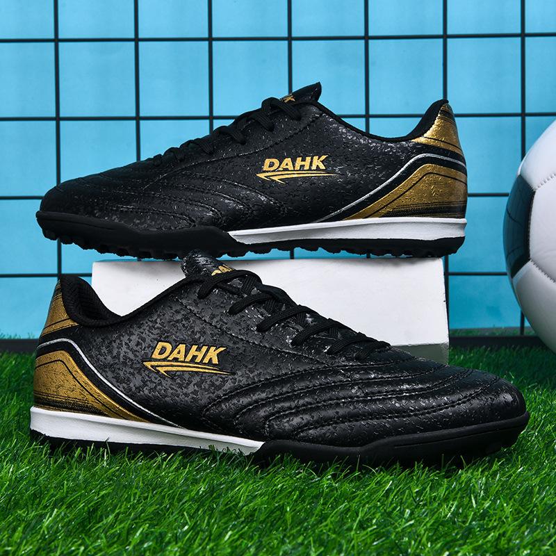

2025 seamless fly-woven football shoes men s and women s low-top spikes youth grass student training sports shoes 47