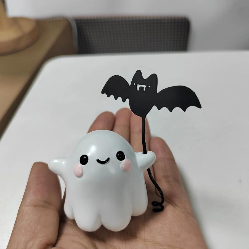 1Pc Halloween Cute Ghost Putting Bat Ornaments, Ghost Bat Desktop Party Decoration, Party Small Gift, Little Finger Cute Ghost