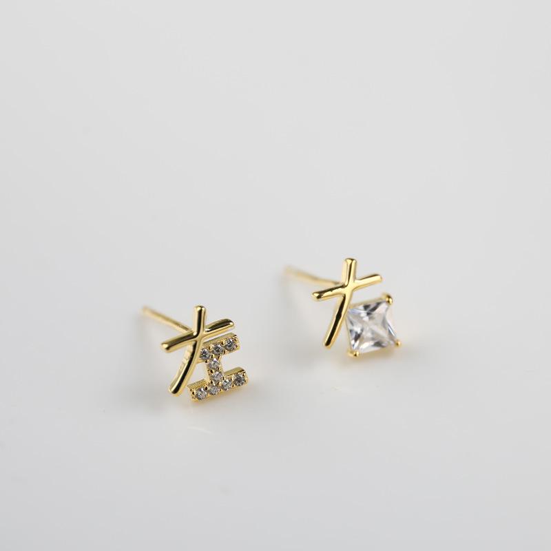 Left and Right Earrings  Unique Niche Design  Fashionable Ins Style  High-end  Temperament  Light Luxury Earrings for Women