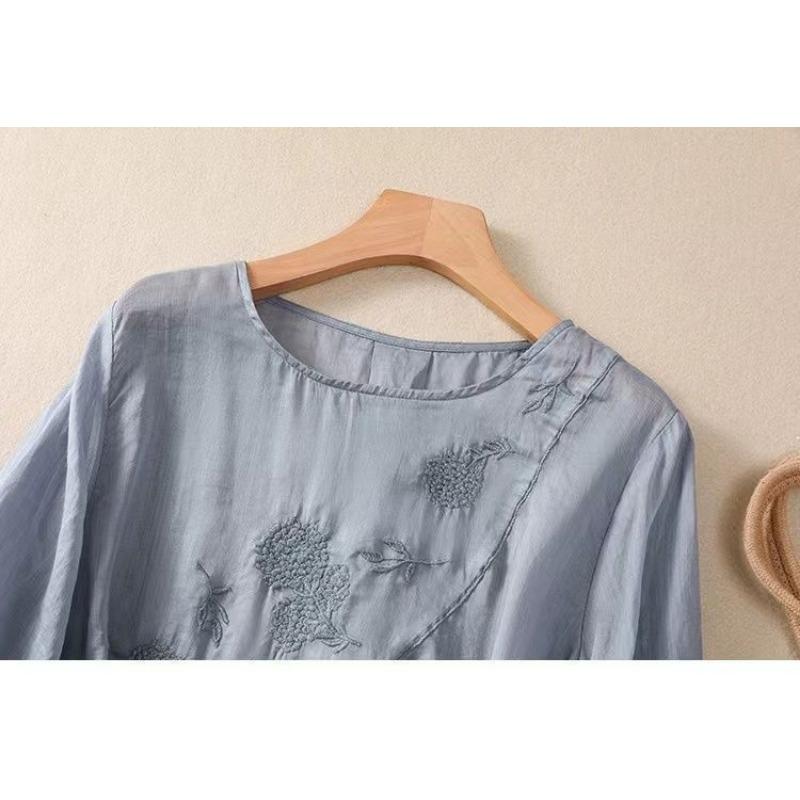 Embroidery Round Neck Summer New Women T-shirt Retro Thin Loose Short Sleeve Blouse Casual Sweet Simple Tops Ladies Office Solid Color Clothing
