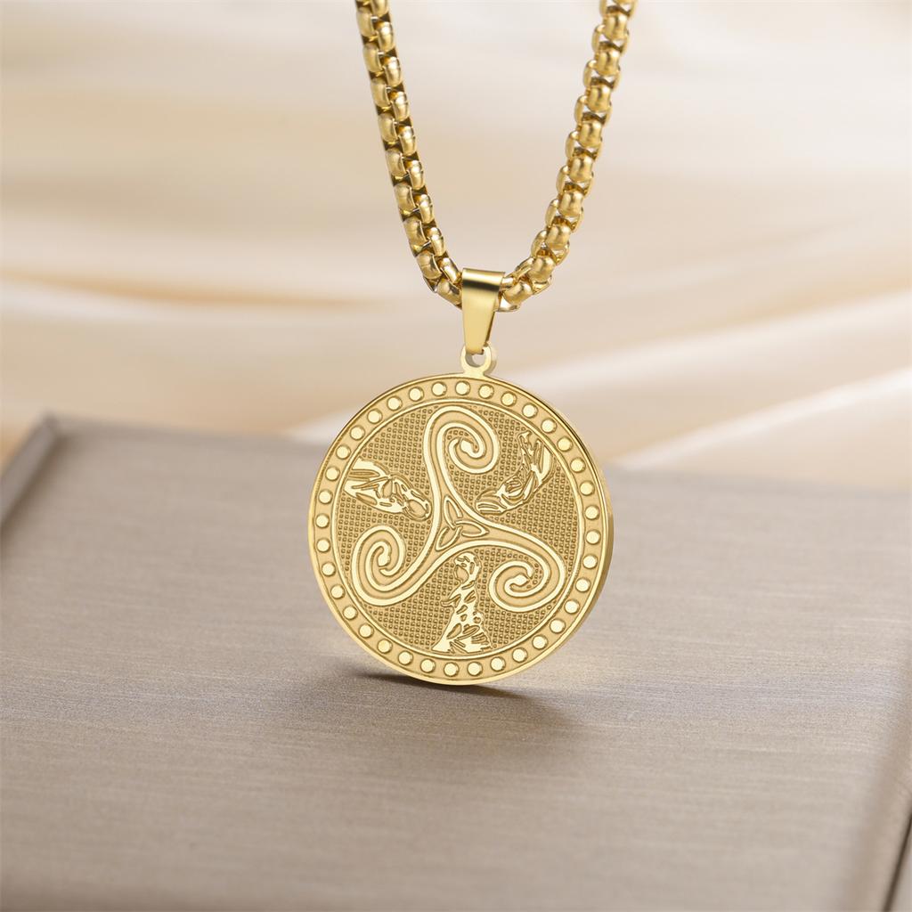  Vintage Triple Moon Goddess Necklace Stainless Steel Round Triskele Symbol Choker for Women Men Pray Amulet Jewelry