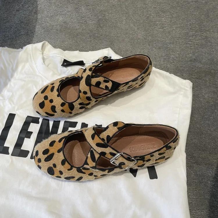 Fashion Cross belt buckle shoes for women with shallow round toe and comfortable lazy flat shoes