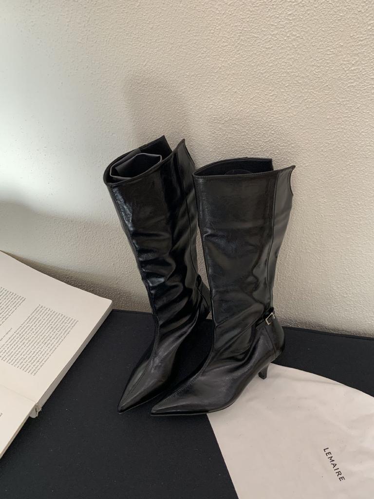 Not Tired of Feet, Autumn and Winter New Mid-heel Simple Temperament Low-heeled Pointed High Boots Rear Buckle Solid Color Wide Boots