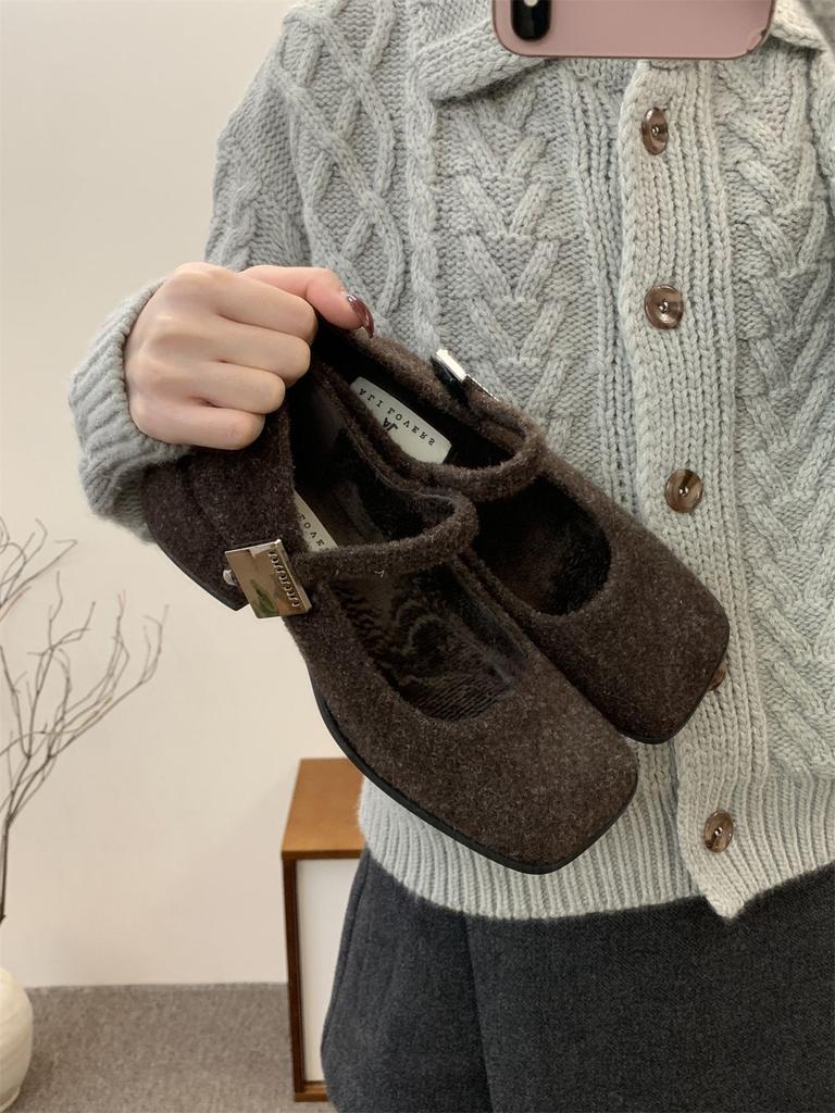 Frühling Herbst Damen Luxus Party Schuhe Mittlerer Absatz Retro Square Toe Samt Mary Jane Schuhe Flache quadratische Schnalle Single Loafers