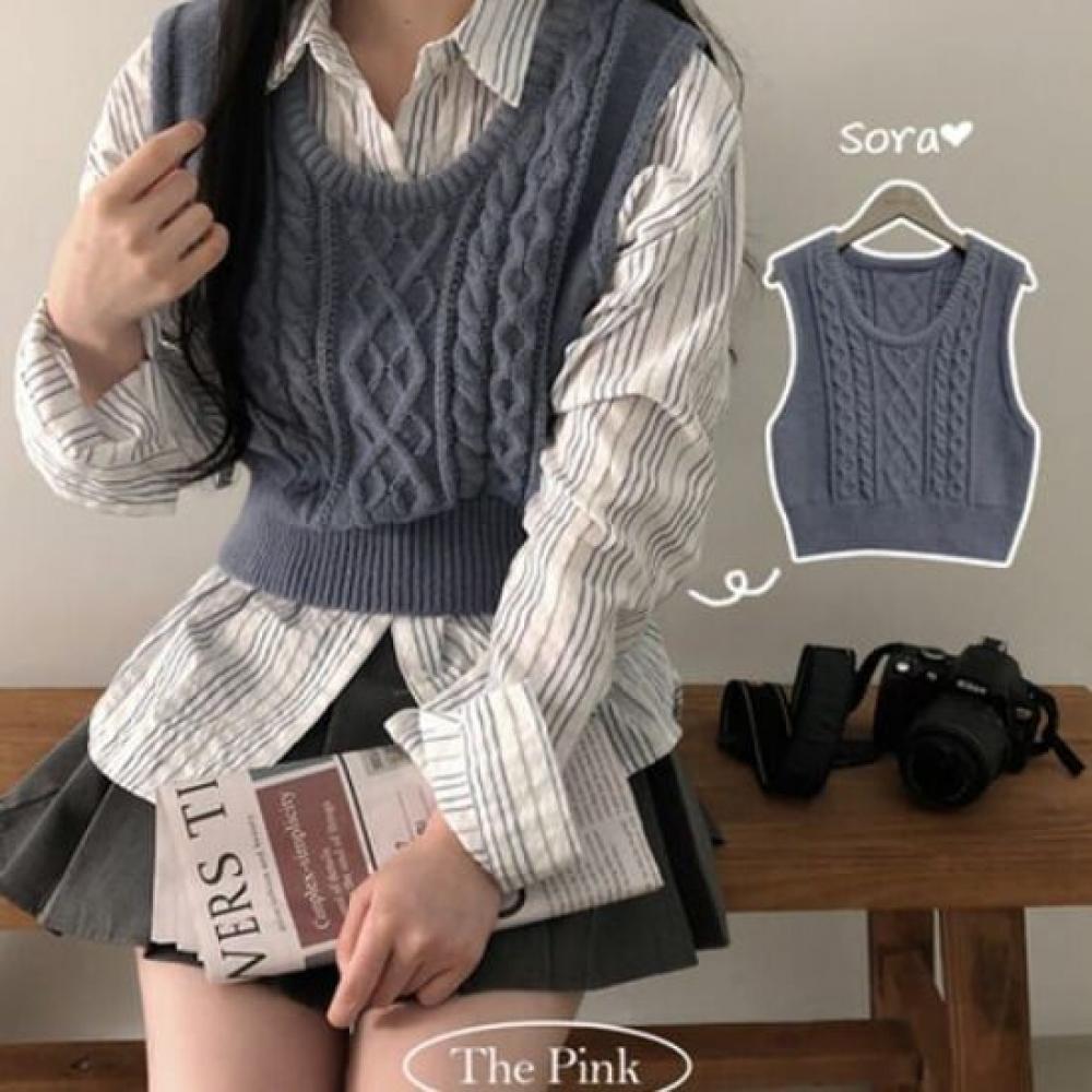 The Pink Men Berba V Neck Crop Cable Knit Vest