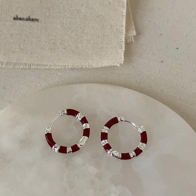 Red Oil-Dripping Striped Metal Earrings Female Niche Design Sense Unique Personality Fashion Elegance Versatile Earrings