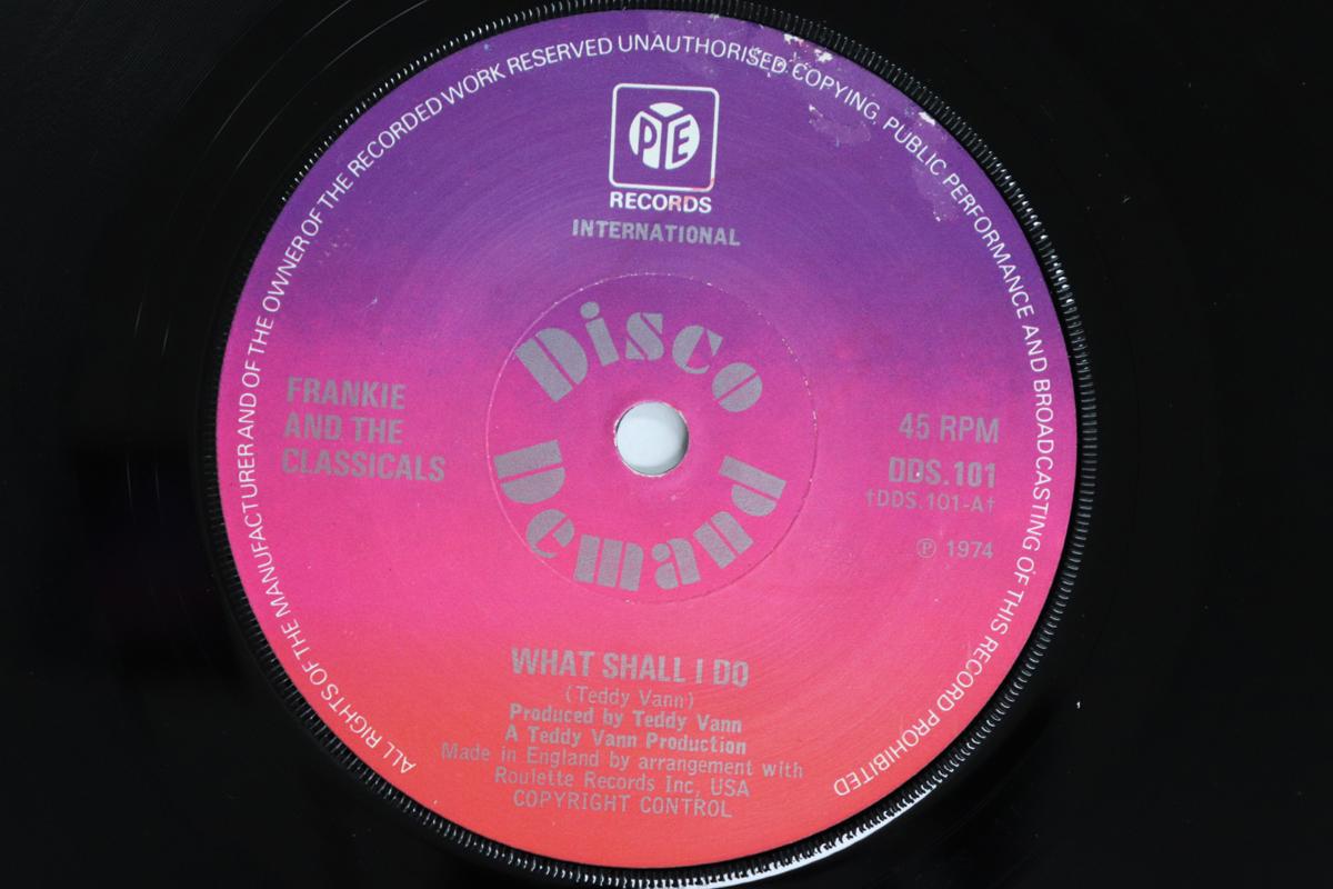 

7-дюймовая пластинка FRANKIE, THE CLASSICALS - Что мне делать / Прощай, любовь, Hel DDS101 PYE INTERNATION 1974 Великобритания Соул/Фанк Б/У