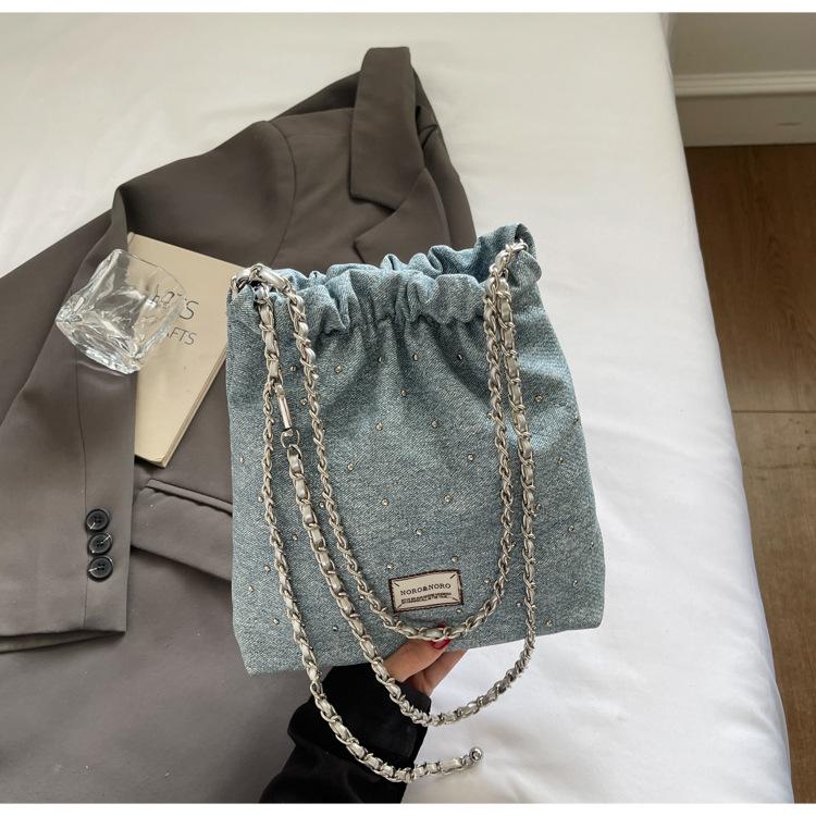 

Fashion diamond chain small bag women s 2025 new fashion bucket bag versatile casual foreign messenger bag синий