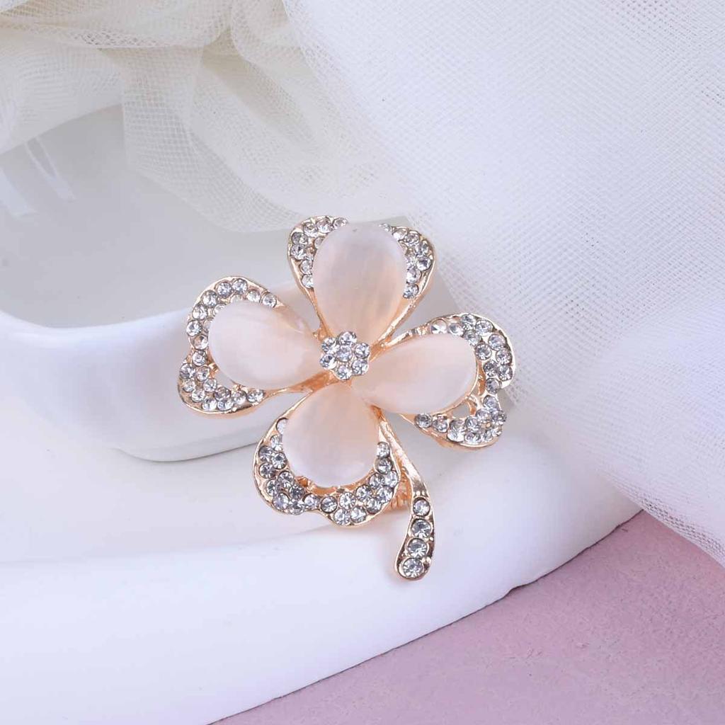 Four Leaf Flower Corsage Brooch