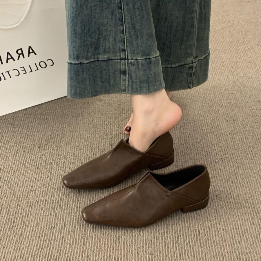 Retro British Style Square Head Small Leather Shoes Are Versatile, Commuting Is Not Tiring, Low-heeled Loafers, Lazy People Pedal Single Shoes.