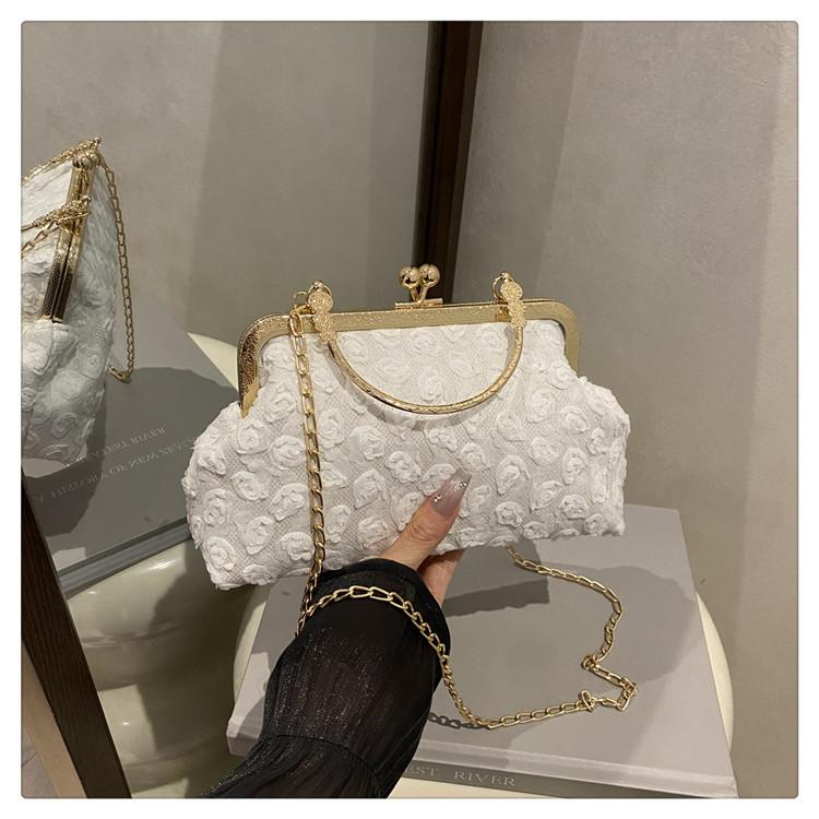 

2025 новая текстурная сумка-клатч на клипсе, модная сумка невесты с цветочной цепочкой на одно плечо, через плечо, ручная женская сумка белый