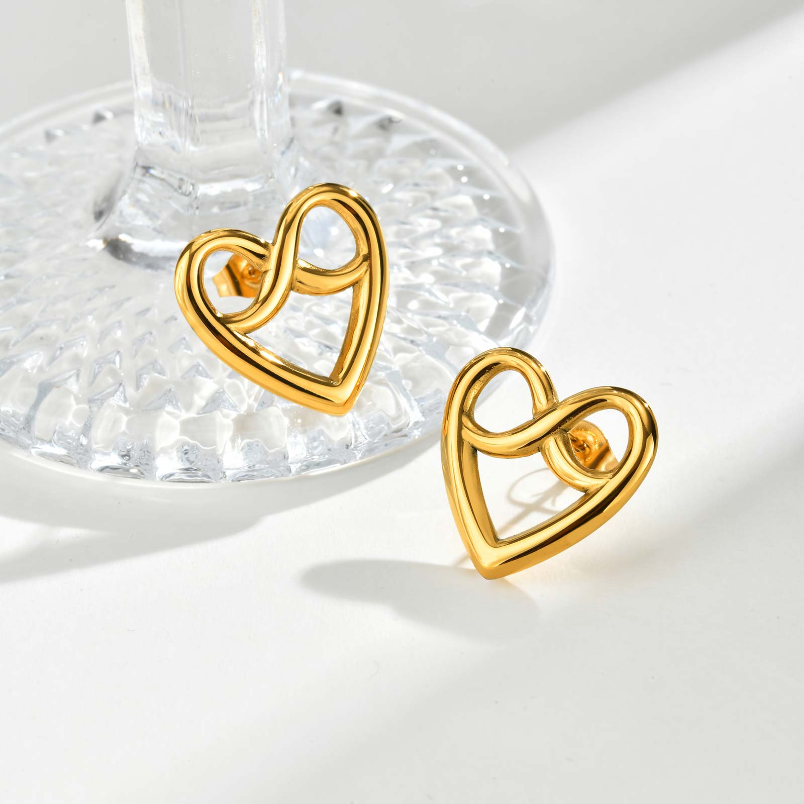 

Fashion Heart Shape Infinite Earrings for Women Girls,18K Gold Plated Stainless Steel Stud Earrings,Classic Jewelry Gift