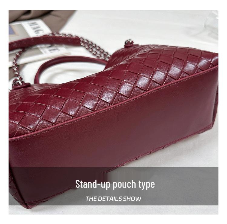 2026 Fashionable Woven Texture Bucket Handbag: High-End Chain Shoulder & Crossbody Versatile Commuter Bag