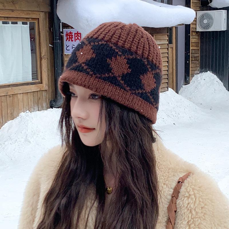 Autumn and Winter Ear Protecting Lettered Beanie Hat Versatile Large Head Circumference Small Face Small Warm Woolen Hat