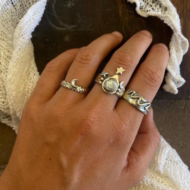 Vintage CopperColor Inlaid Geometric Synthetic Zircon Star Style Ring for Women's Daily Jewelry Accessories and Gifts