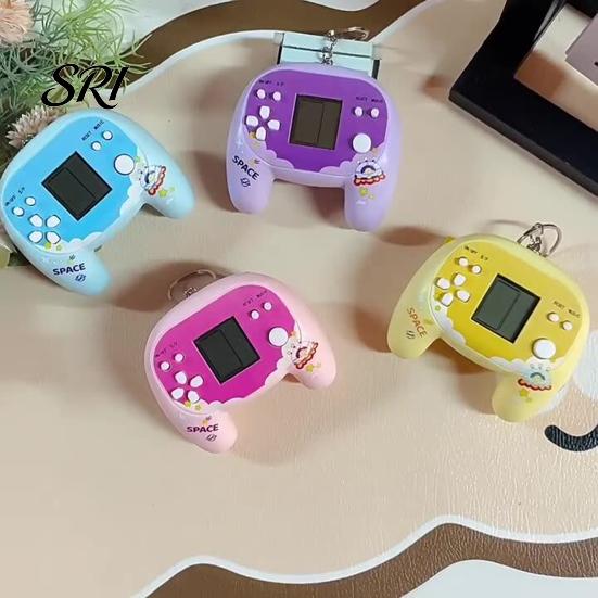 Klassischer Schlüsselanhänger Mini-Handheld-Spiel Retro-Joystick-Spielzeuganhänger für Taschen Vintage-inspirierte Rucksäcke Kreatives Elektronisches Gadget Neuheitengeschenk Kinder