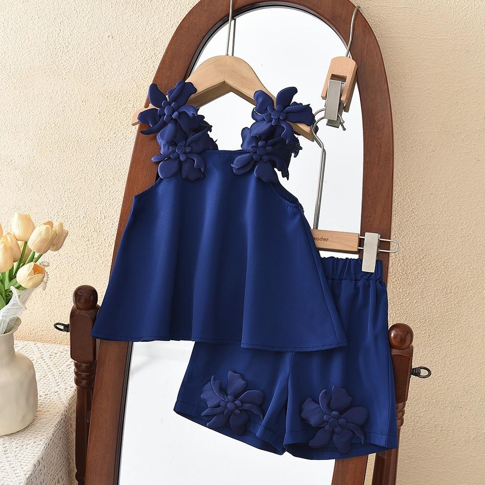 New Girls' Summer Outfit Set with 3D Flowers, Camisole Top and Shorts Two-Piece Set for Girls