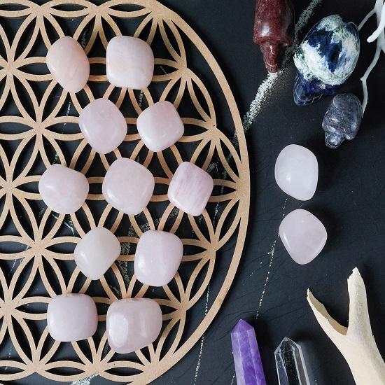 Rose Quartz Tumbled Stones Reiki Chakra Healing Decorative Pebbles, Vase Fillers Tumble Stone for Jewellery Gift Item 13 Pieces Set