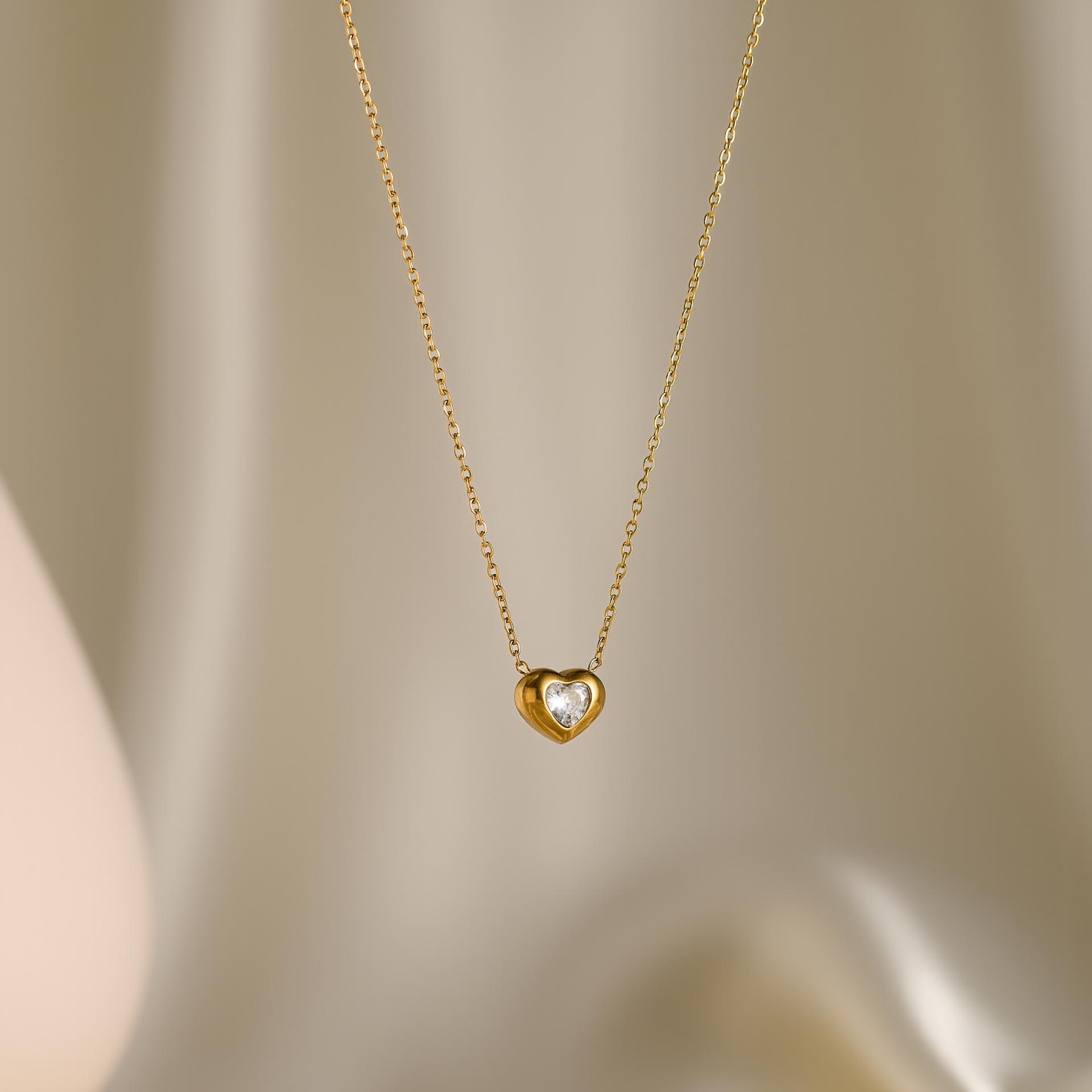 

Trendy Stainless Steel Gold Color Zirconia Heart Pendant Necklaces for Women Simple Classic Chains Necklace Waterproof Zircon 40-45 cm