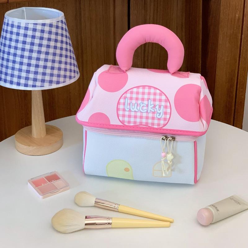 

Cute Mushroom Makeup Bag - Large Capacity Handheld Storage Bag for Outdoors - Portable Makeup and Toiletry Bag розовый