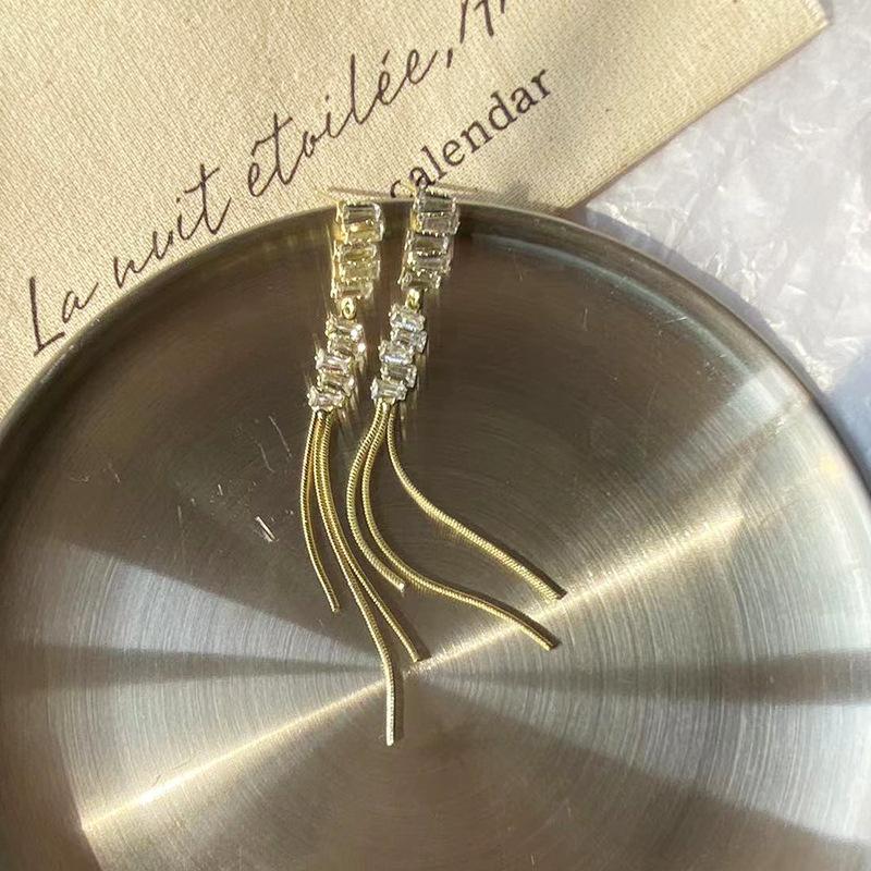 Wheat Ear Tassel Fashion Versatile Stud Earrings Women's Long Light Luxury Design Earline Personality High-end Temperament Ear Jewelry