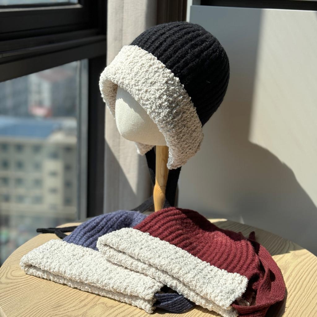 New Hats for Women Autumn and Winter Lamb Hair Ear Protection Plus Velvet Knitted Hat with Face Small Toe Cap Cold Protection Hat