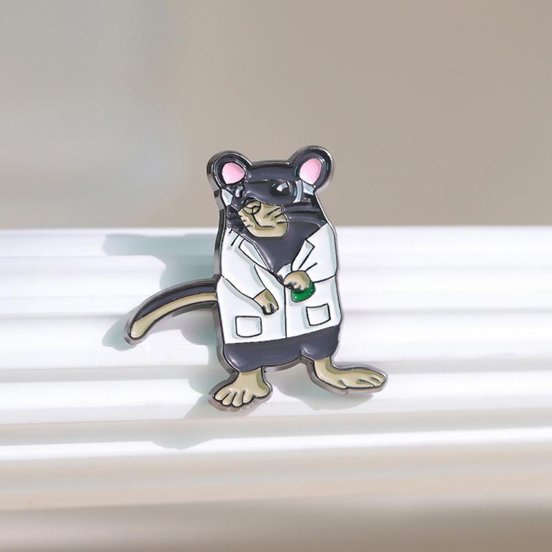 Animal Captivating Brooch Design Showcasing Delightful Mouse In White Coat For Trendy Fashion Lovers