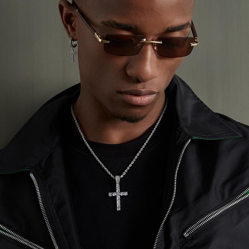 European-American Hip-hop Inlaid Diamond Cross Titanium Steel Necklace: High-end Unisex Sweater Chain