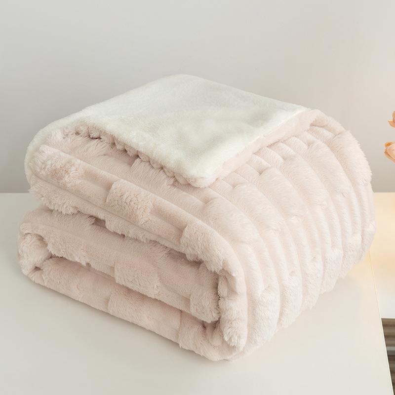 All Seasons Flannel Nap Air Conditioner Blanket Soft and Comfortable Double-layer Imitation Fur Arctic Velvet Blanket