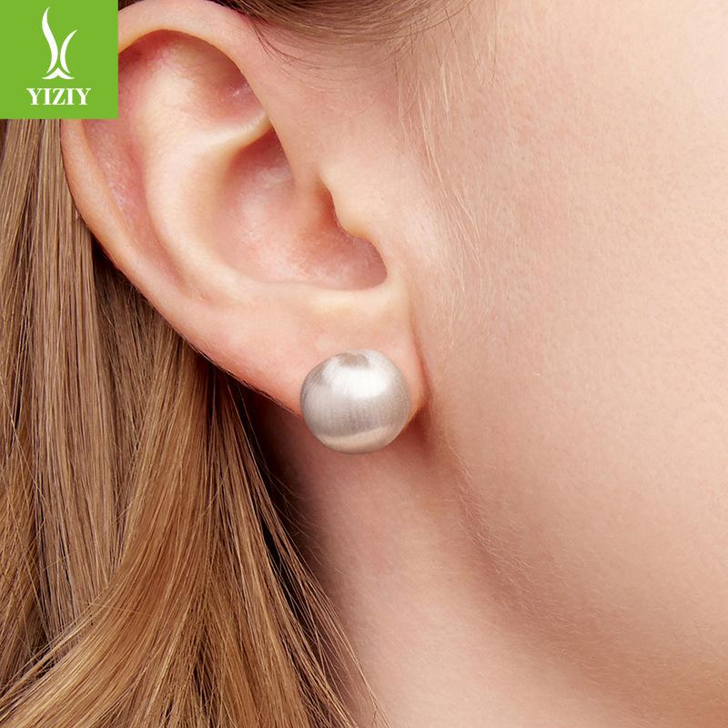 Personal Cold Wind Metal Texture Spherical Stud Earrings Women'S High-Grade Light-Sensitive Copper Stud Earrings Earrings