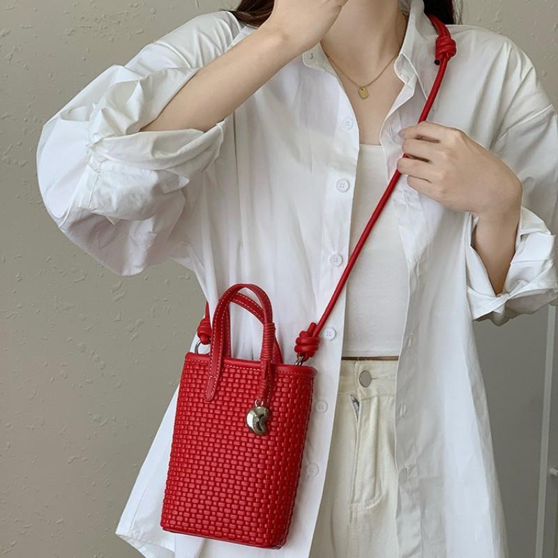Red Hand-woven Mobile Phone Bag 2026 Super Popular Fashionable Handbag Work Commuting One-shoulder Cross-body Women